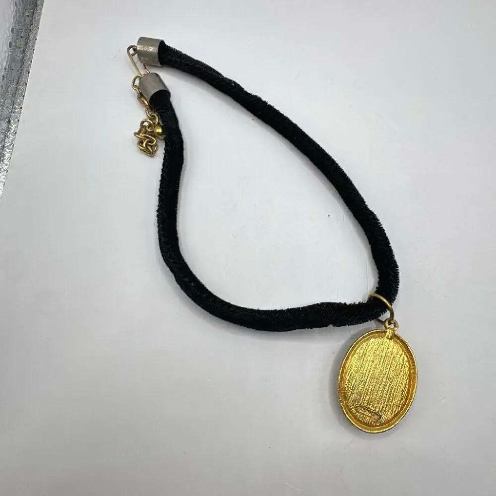 Vintage Don-Lin Signed Black Velvet Choker Necklace Lady Cameo Pendant 1980s